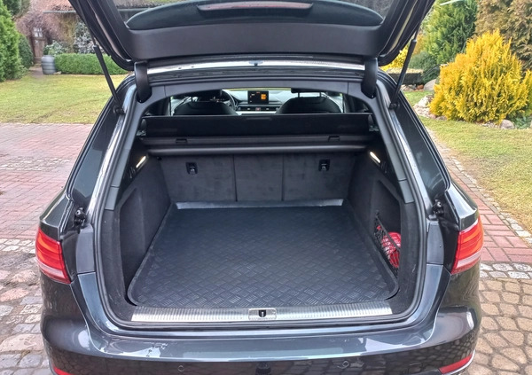 Audi A4 cena 66900 przebieg: 142000, rok produkcji 2016 z Tczew małe 232